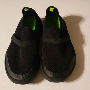 Oofos OOmg eeZee Slip On Recovery Shoes Women's Size 9